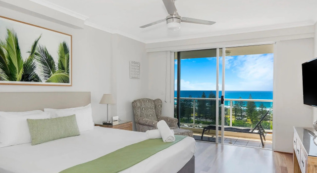 Номер Standard c 1 комнатой с балконом и с видом на океан Oscar On Main Beach Resort
