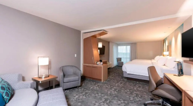 Номер Deluxe Courtyard by Marriott Cleveland Elyria