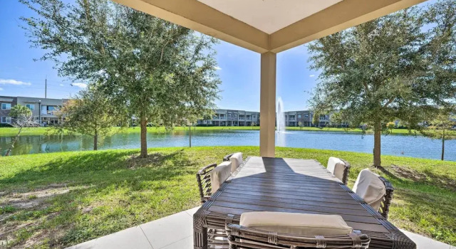 Апартаменты с 4 комнатами с балконом Upscale Townhome Close to Walt Disney World!