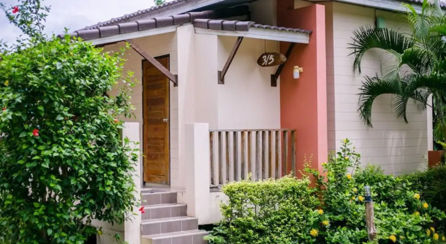 Samyod Resort, Varaa Lomakeskus Hotellit North-Eastern Thailand pysäköinnillä, Pysäköinti