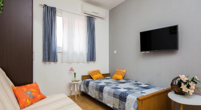 2 - Modern Apartment With Garden, 80m From Beach, Rezerwuj Apartament Hotele w Split-Dalmatia County z parkingiem, Parking