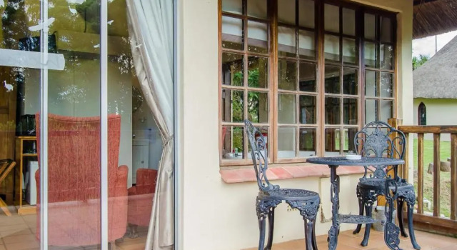 Бунгало Hawklee Country House