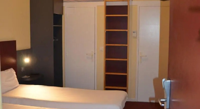 Mape Hotel, Rezerwuj Hotel Dampierre-en-Burly 