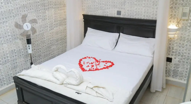 Fuego Hotel, Đặt Khách sạn Khách sạn 3 sao ở Campala, 3*