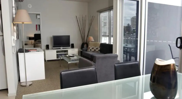 Quest Spring Hill Business Apartments, Забронировать Апартаменты/квартира Спринг-Хилл Брисбен, рядом с Паромный терминал South Bank