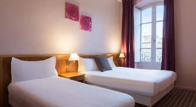 Семейный номер Superior The Originals Boutique, Grand Hôtel Saint-Pierre, Aurillac