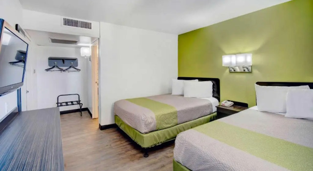 Четырёхместный номер Standard Motel 6-Douglas, AZ