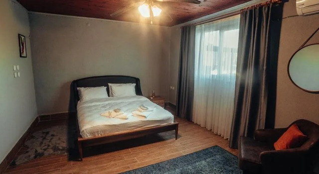 Bageni Villa & Bungalov, Rezerwuj Willa Domki letniskowe w Yanik, Domek