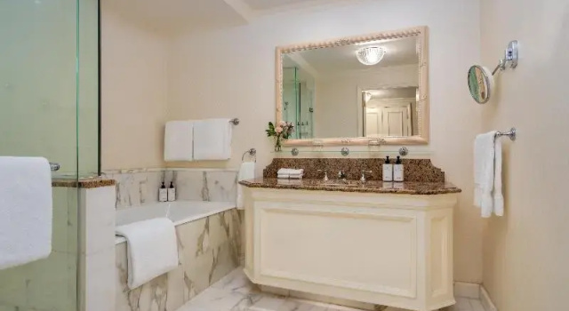 Четырёхместный номер Premium с балконом InterContinental Dublin by IHG