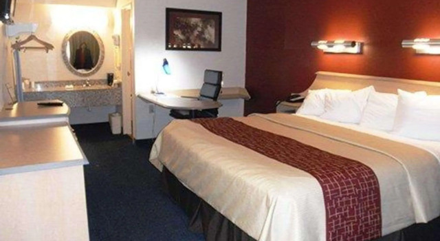 Двухместный номер Standard Rodeway Inn Fort Wayne Hotel