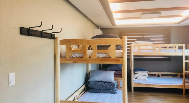 TreehouseUnseo GuestHouse, Prenota Hotel Hotel a Gyeonggi-do con parcheggio, Parcheggio