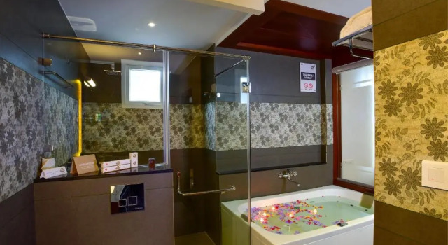 Номер Standard Lake Canopy Alleppey