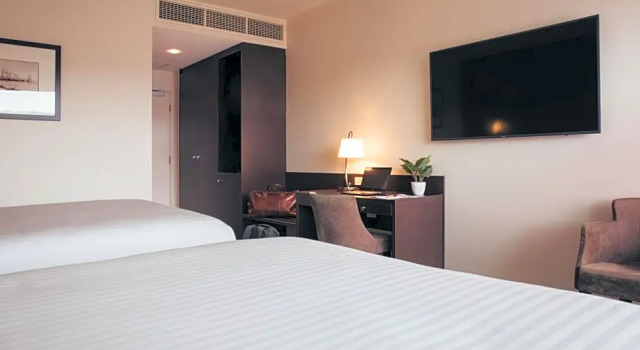 Номер Standard Port Lincoln Hotel