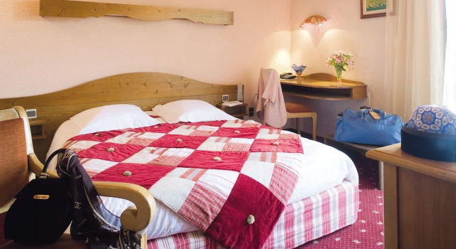 Номер Standard с балконом Hôtel Les Soldanelles