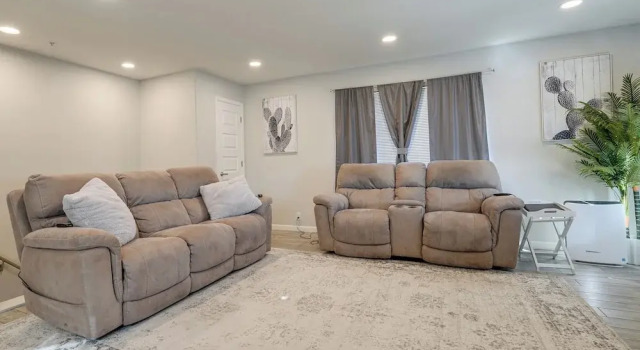 2 Mi to Old Town Scottsdale: Sleek Apartment, Забронировать Апартаменты/квартира Отели Скотсдейл с парковкой, Парковка