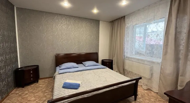 Apartments Live Here, district Entuziastov, bld.1, Đặt Căn hộ Khách sạn ở Ural có chỗ đỗ xe, Bãi đậu xe