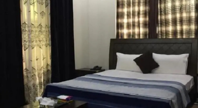Royal guest house, Book Guesthouse Hotels in Islamabad with Parking, Parking