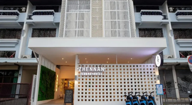 Zhennan Teabar Hotel, Забронировать Отель Отели Чиангмай с парковкой, рядом с Sompet Market, Парковка