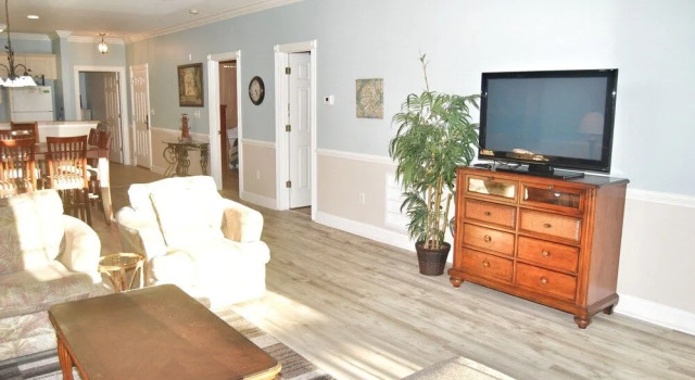 4874 Luster Leaf Cir. Unit 204, Magnolia Pointe 3 Bedroom Condo by RedAwning, Забронировать Апартаменты/квартира Отели Миртл-Бич с парковкой, рядом с PineHills Palmetto at Myrtlewood Golf Club, Парковка