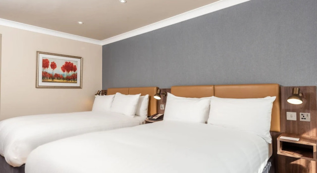 Четырёхместный номер Standard Holiday Inn Dover by IHG