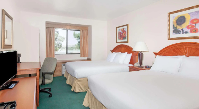 Четырёхместный номер Standard Days Inn by Wyndham Camp Verde Arizona