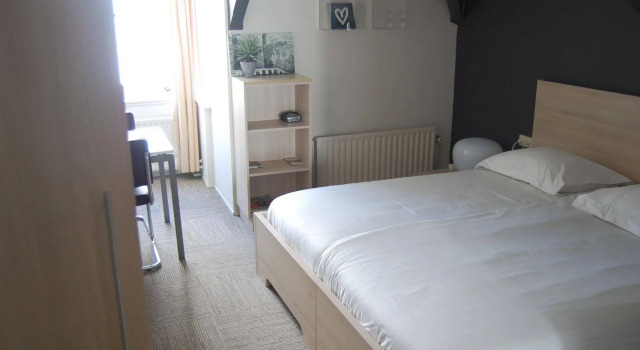 B&B Vesting10, Prenota Bed & breakfast Hotel a Utrecht con parcheggio, Parcheggio