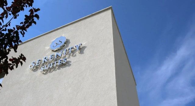 Serenity Suites, Book Hotel Nikiti Sithonia