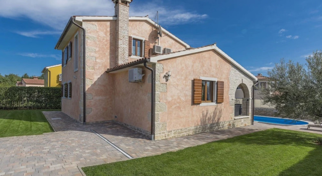 Villa with Private Pool Just 10 Minutes Drive From the Beach And Porec Center