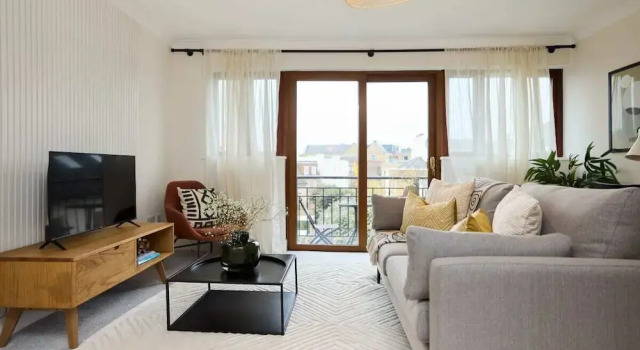 The Isleworth Place - Stunning 1bdr Flat With Balcony, Varaa Huoneisto Asunnot kohteessa Merseyside, Huoneisto