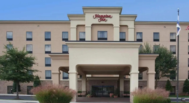 Четырёхместный полулюкс c 1 комнатой Hampton Inn Knoxville-West At Cedar Bluff