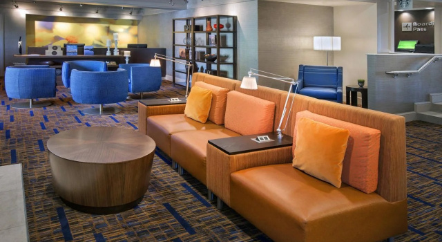 Sonesta Select Boston Woburn Burlington, Varaa Hotelli Hotellit New England uima-altaalla, Uima-allas