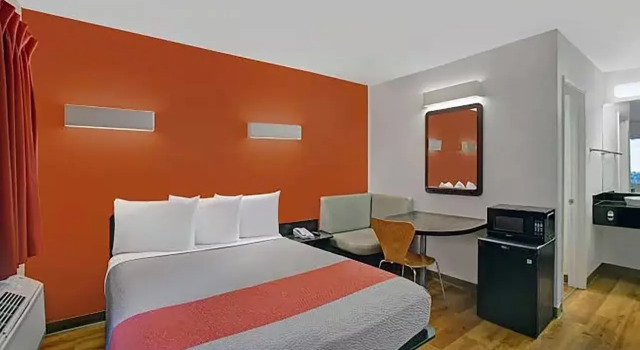 Super 8 by Wyndham Santa Clara