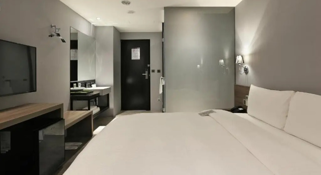 Standard Doppel Zimmer mit Balkon Miller Inn