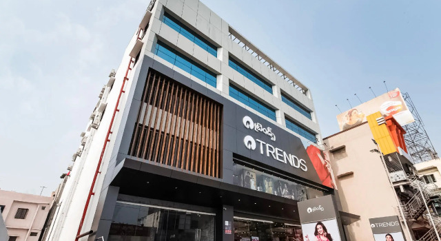 Capital O 49955 Hotel Green Tree, Rezerwuj Hotel Hotele w Andhra Pradesh z parkingiem, Parking