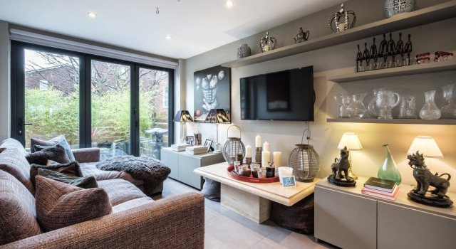 Contemporary Burntwood Grange Demeure - TFR
