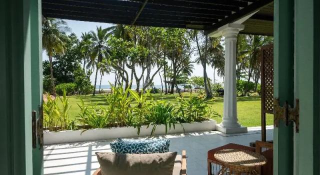 Люкс Deluxe Kalkudah Beach House By Teardrop Hotels