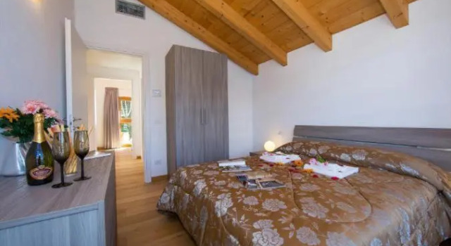 Apartment with breathtaking view A1, Book Apartment Hotels in Como with a Pool, Swimming Pool