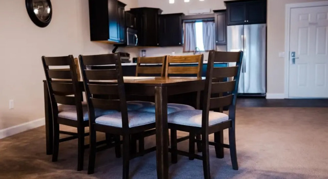 2 Bedroom Lake View Villa - Unit 209, Varaa Villa Ridgedale Ozark