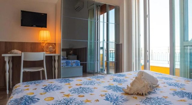 B&B Tramonto Sul Mare (Adults Only), Book Bed and Breakfast Hoteller i Salerno med parkering, Parkering