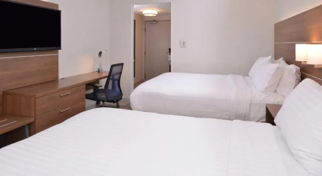 Четырёхместный номер Standard Holiday Inn Express Palm Desert by IHG
