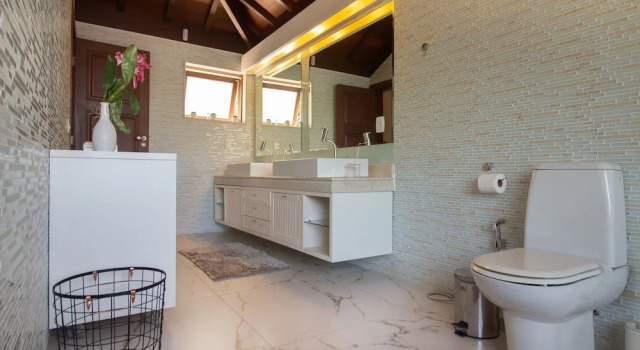 Mansão Pé na Areia Ferradura com 4Suítes