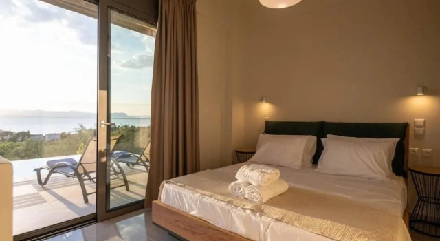 Люкс A V Luxury Apartments with Private Pools
