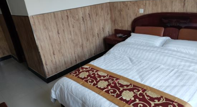 Korla Chengyu Hotel, Rezerwuj Hotel Hotele w Korla z parkingiem, Parking