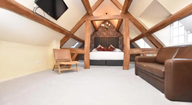 Апартаменты The Halford Bridge Inn