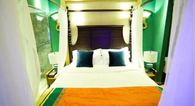 Tianelian Lovers Theme Hotel Sanya, Book Hotel Sanya Hainan