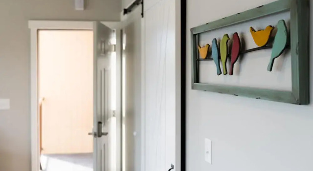 Marina's Edge Condo Walk to Restaurants, Wineries by RedAwning, Prenota Hotel Manson Lake Chelan
