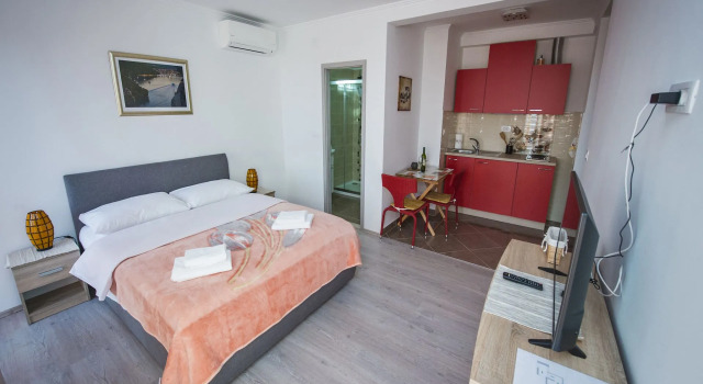 Studio apartment Mar - with view: SA3-Red Split, Riviera Split, Prenota Appartamento Splitska 
