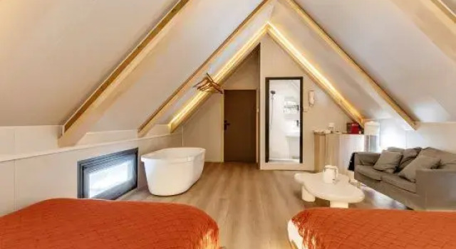 Кровать в общем номере с 3 комнатами с красивым видом из окна Hemu Tuwa Home Mountain Villa