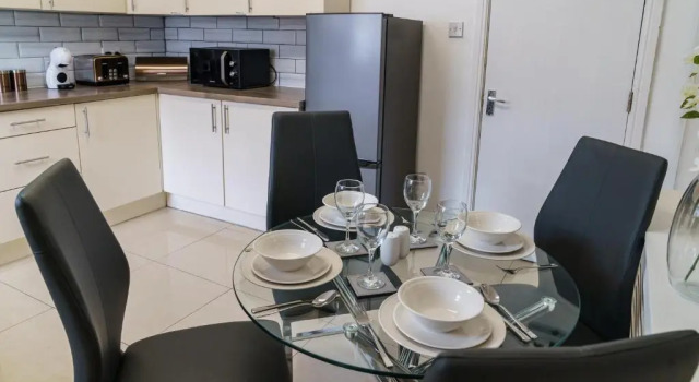 Emerald Rooms Bolton by Prime Stay, Забронировать Отель Болтон Большой Манчестер, рядом с Музей паровозов Болтона