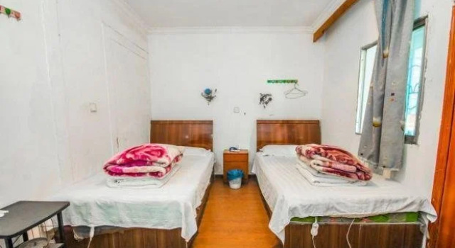 Leshan Leyi Business Hotel, Prenota Hotel Hotel a Sichuan con parcheggio, Parcheggio